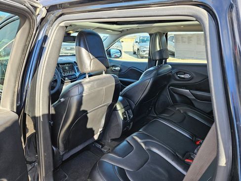 Used 2022 Jeep Cherokee Limited image 27