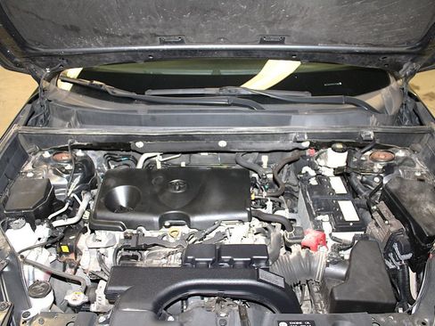 Used 2020 Toyota RAV4 LE w/ All Weather Liner Package AWD/4WD image 38