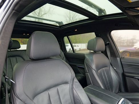 Used 2021 BMW X7 xDrive40i w/ M Sport Package AWD/4WD image 45