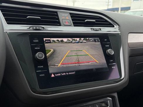 Used 2020 Volkswagen Tiguan SE w/ Panoramic Sunroof Package AWD/4WD image 27