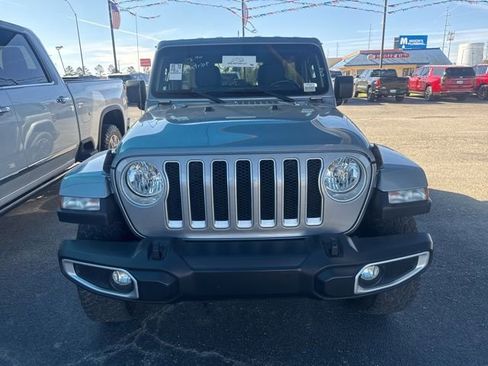 Used 2020 Jeep Wrangler Unlimited Sahara image 2