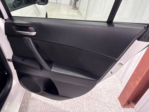 Used 2012 MAZDA MAZDA3 i Touring FWD image 17