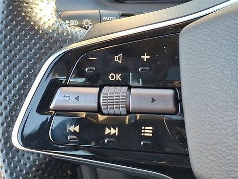 Used 2024 Nissan Ariya FWD image 23