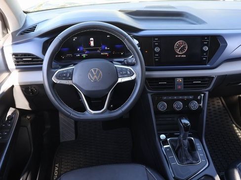 Certified 2023 Volkswagen Taos SE w/ Black Wheel Package image 15