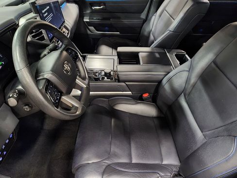 Used 2023 Toyota Tundra Platinum image 33