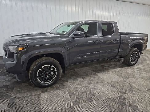 Used 2024 Toyota Tacoma TRD Sport AWD/4WD image 6