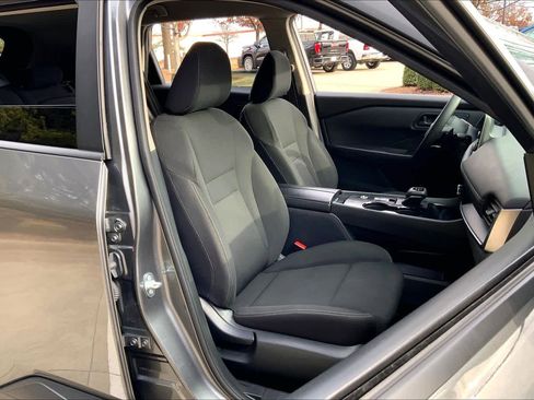 Used 2024 Nissan Rogue S image 8