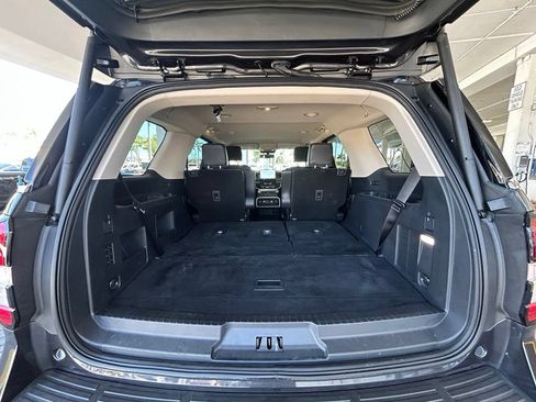 Used 2024 Ford Expedition XLT RWD image 30