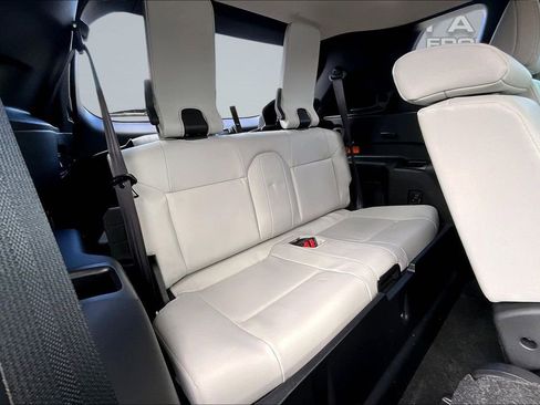Used 2023 Mitsubishi Outlander SEL AWD/4WD image 27