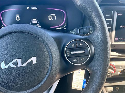 Used 2023 Kia Soul LX w/ LX Technology Package image 23