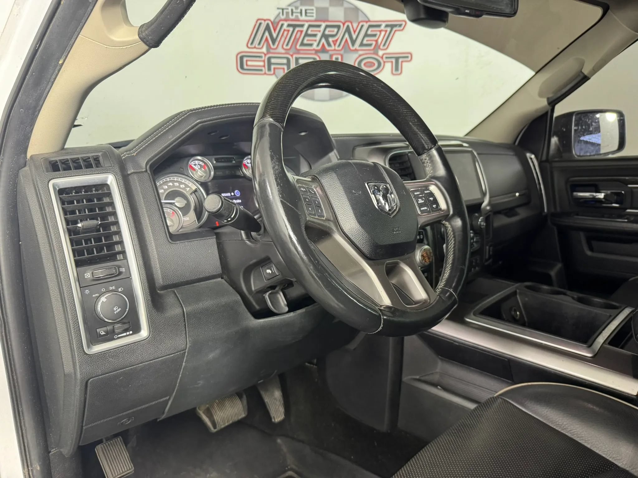 Used 2015 RAM 1500 Limited AWD/4WD image 10