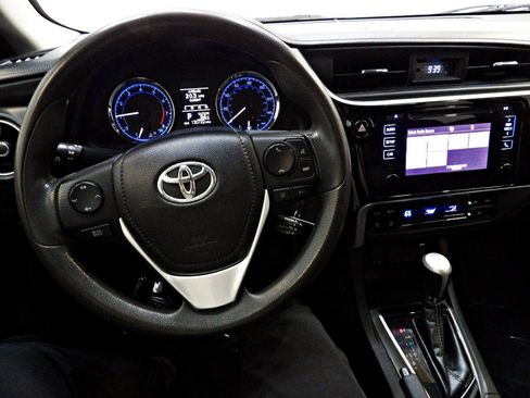 Used 2019 Toyota Corolla LE FWD image 16