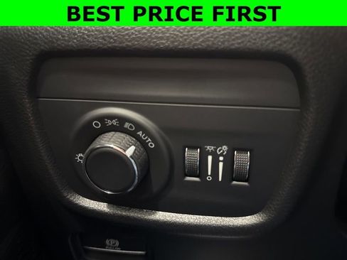 New 2025 Jeep Grand Cherokee Altitude AWD/4WD image 23