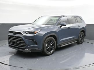 Used 2025 Toyota Grand Highlander AWD video 1