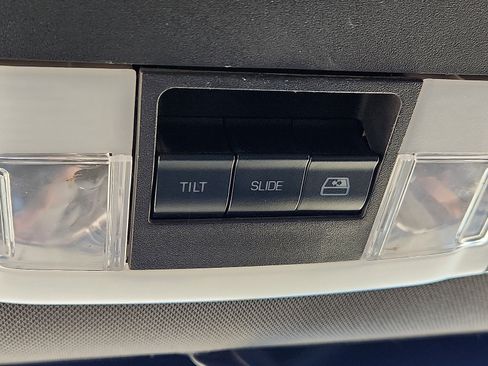 Used 2013 Ford F150 Platinum image 15