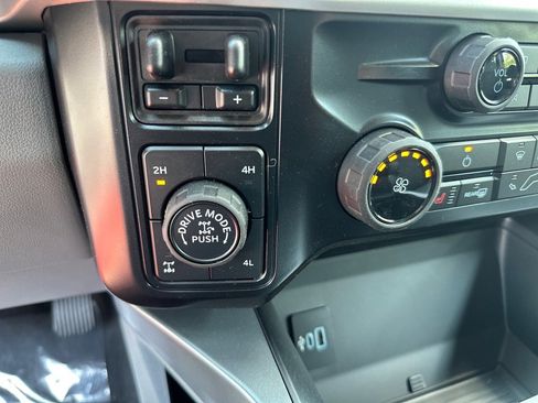New 2025 Ford F350 XLT w/ Black Appearance Package image 18