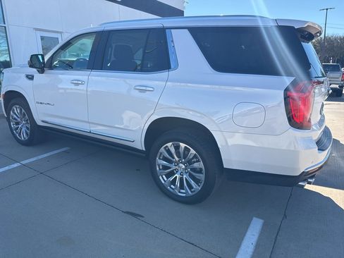 Used 2024 GMC Yukon Denali image 3