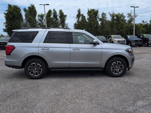 Certified 2024 Ford Expedition XLT RWD image 2