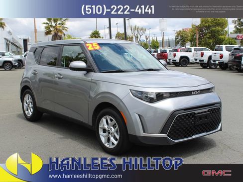 Used 2025 Kia Soul S FWD image 5
