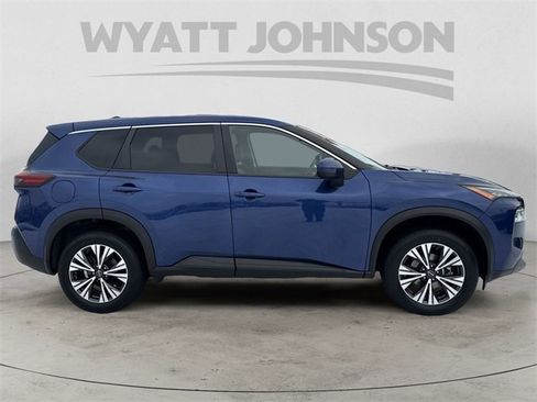 Used 2023 Nissan Rogue SV image 6