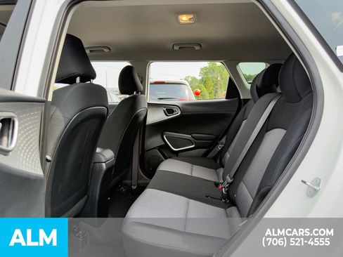 Used 2025 Kia Soul LX w/ LX Technology Package FWD image 12