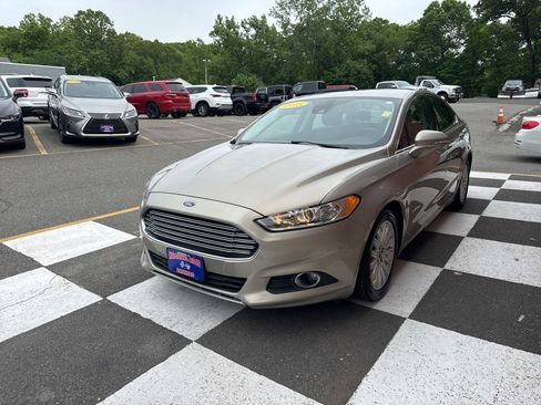 Used 2015 Ford Fusion SE w/ Equipment Group 502A FWD image 4