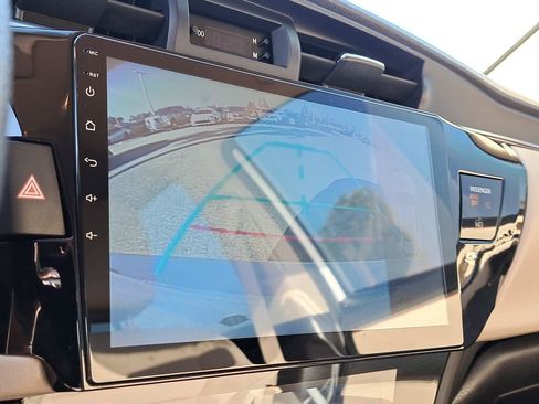 Used 2014 Toyota Corolla LE image 21