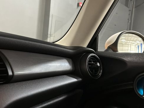 Used 2016 MINI Cooper 2-Door Hardtop FWD image 17
