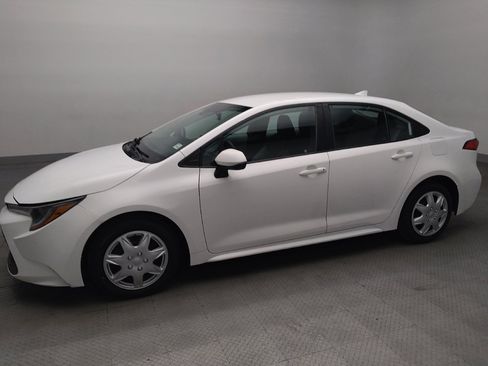 Used 2021 Toyota Corolla LE FWD image 2