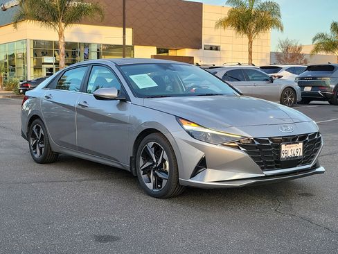 Certified 2022 Hyundai Elantra SEL w/ Convenience + Premium Package image 27