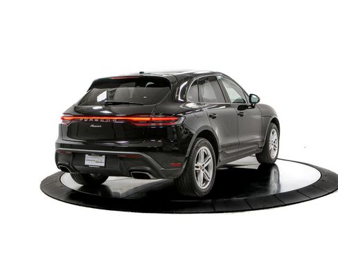 Certified 2024 Porsche Macan AWD/4WD image 7