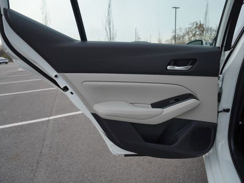 Used 2024 Nissan Altima 2.5 SL image 17