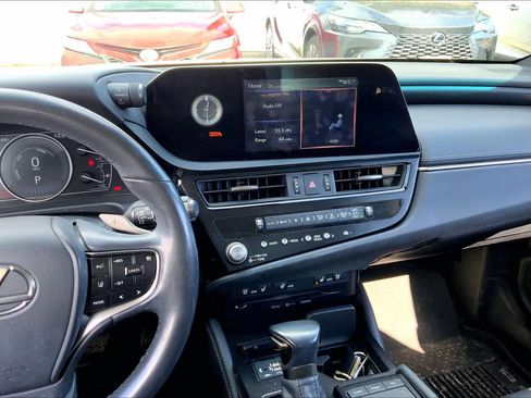Used 2022 Lexus ES 300h w/ Premium Package image 7