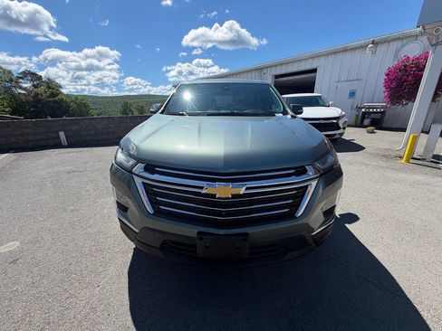 Used 2023 Chevrolet Traverse LT w/ LT Premium Package AWD/4WD image 8