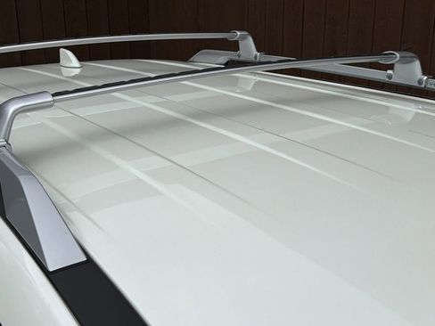 Used 2023 Nissan Pathfinder SL w/ Lighting Package (N92) image 22