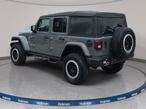 Used 2018 Jeep Wrangler Unlimited Sahara image 8