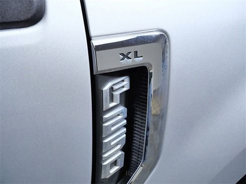 Certified 2017 Ford F250 XL w/ XL Value Package image 9