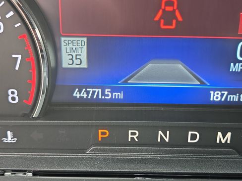 Used 2020 Ford Explorer XLT w/ Equipment Group 202A image 15