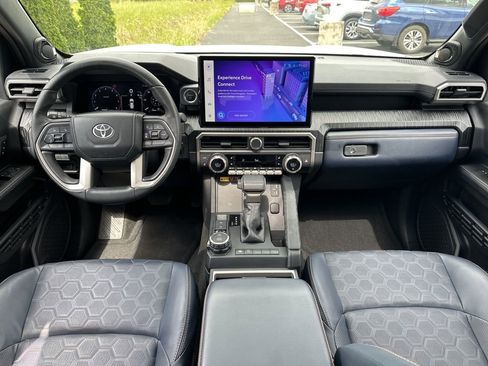Certified 2025 Toyota 4Runner 4WD image 32