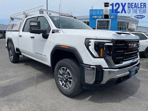 Certified 2024 GMC Sierra 3500 Pro w/ Convenience Package AWD/4WD image 1