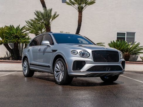 Used 2024 Bentley Bentayga image 36