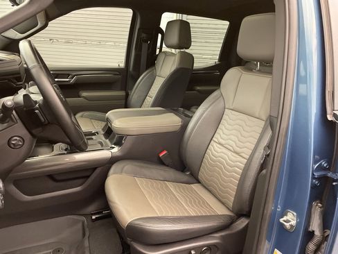 Used 2024 Chevrolet Silverado 1500 ZR2 w/ Technology Package image 21