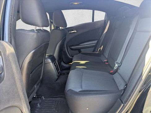 Used 2016 Dodge Charger SXT image 17