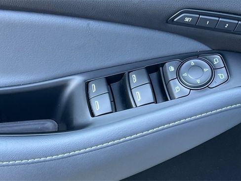 Used 2024 Buick Enclave Premium image 12