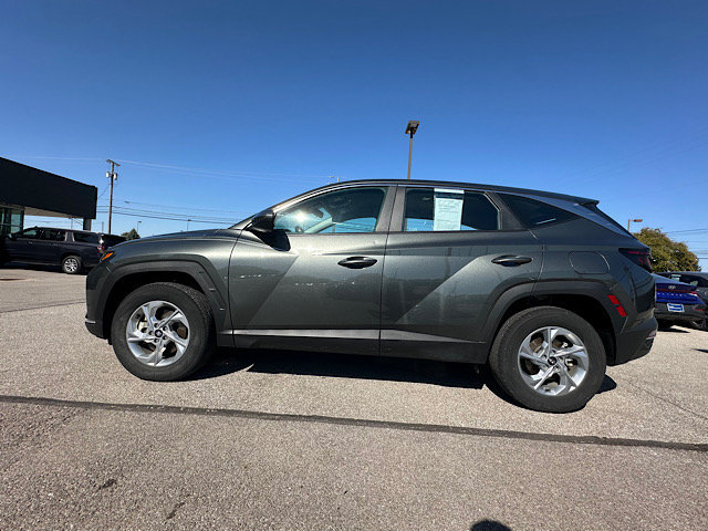 Used 2023 Hyundai Tucson SE AWD/4WD image 2