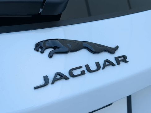 Used 2025 Jaguar F-PACE R-Dynamic S image 11
