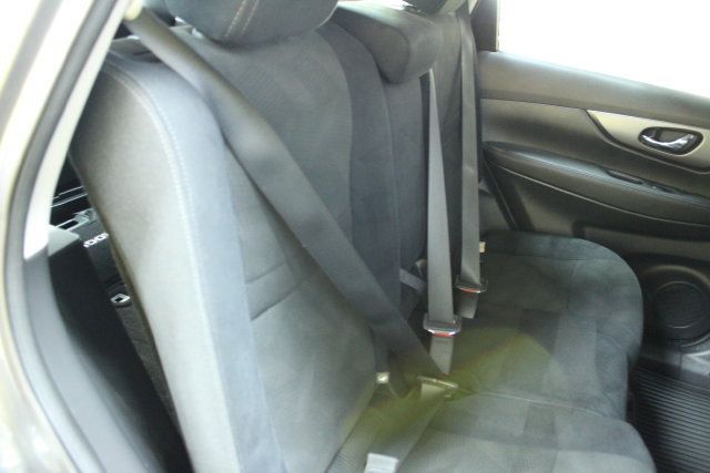 Used 2015 Nissan Rogue S FWD image 9