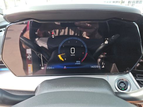 Used 2025 Chevrolet Trax LT w/ LT Convenience Package image 18