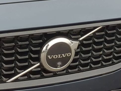 Used 2024 Volvo S60 B5 Plus image 11