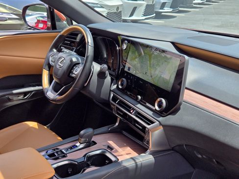 Used 2025 Lexus RX 350 Premium w/ Accessory Package (Z1) FWD image 29